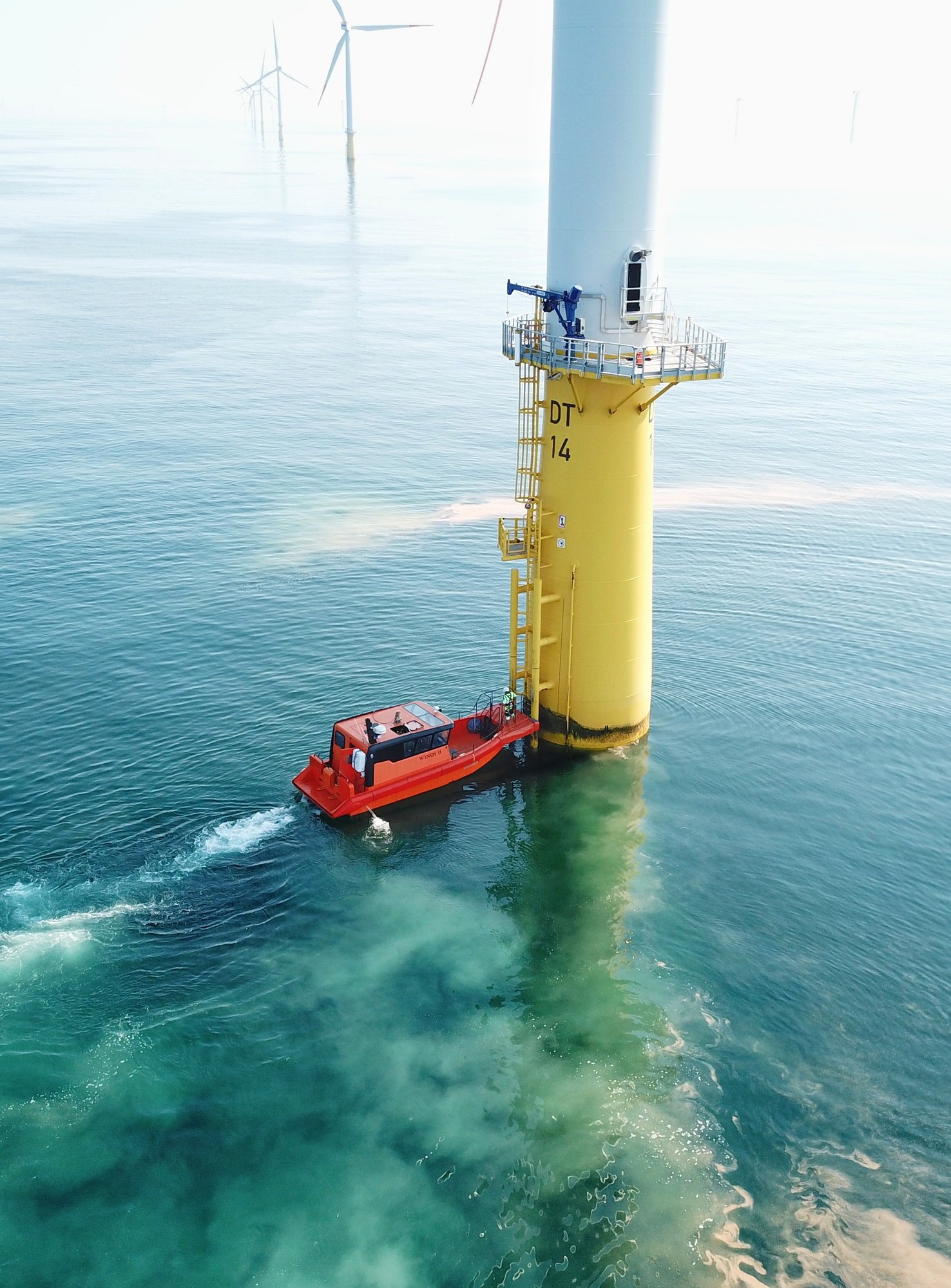 132_working-in-wind_denmark_giebichenstein_03